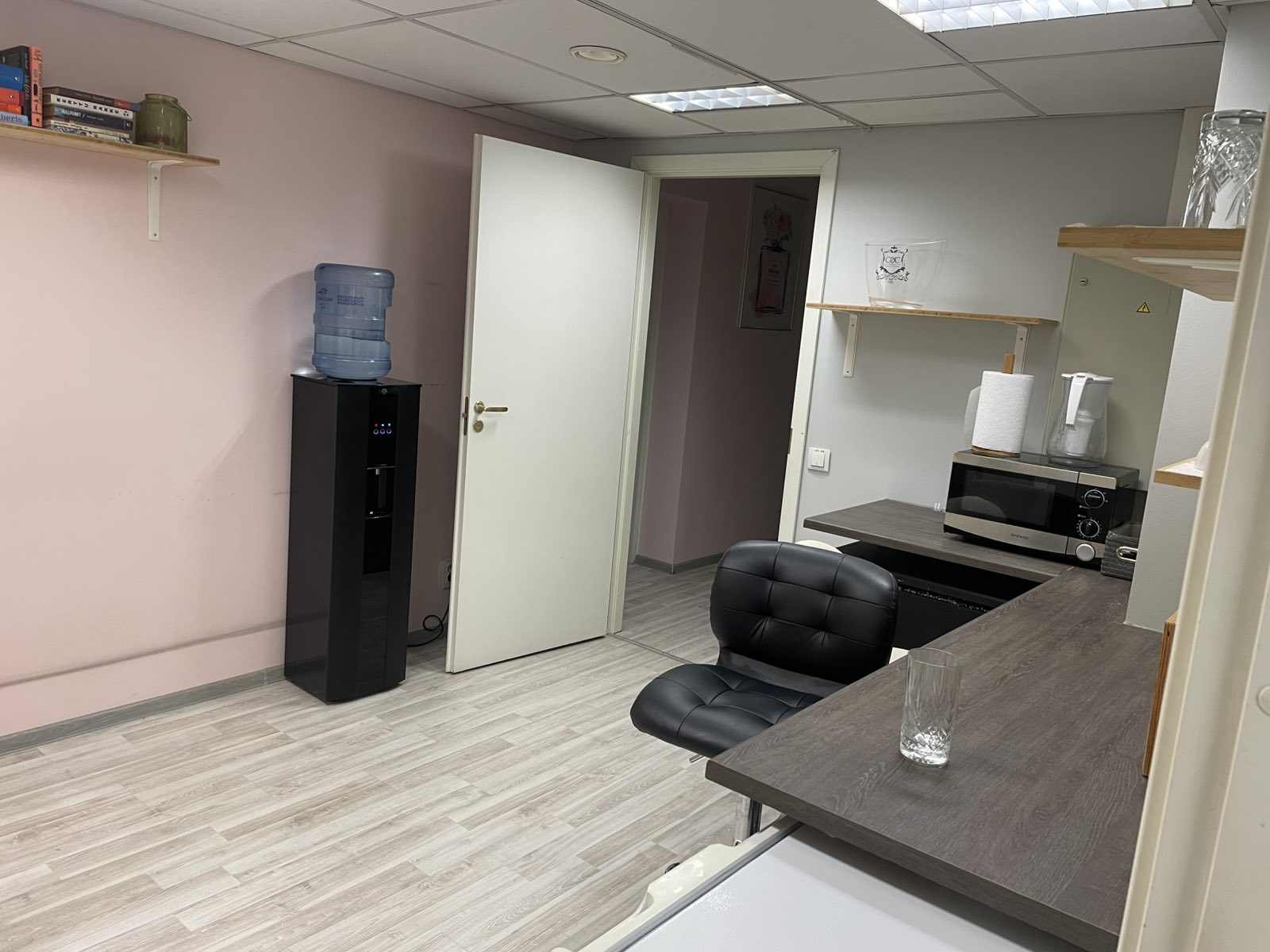 4 Parda, 0 , 5 Rooms Rooms,0,Büroopind,Rent,Parda,1,1091